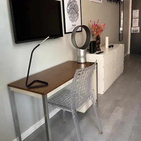 Cosy Canal Apartment